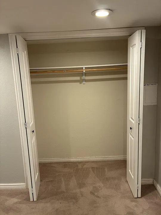 1 bed, 800 sqft, $1,200 — Photo 3