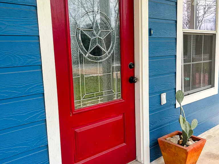 20 Mesquite St — Photo 2