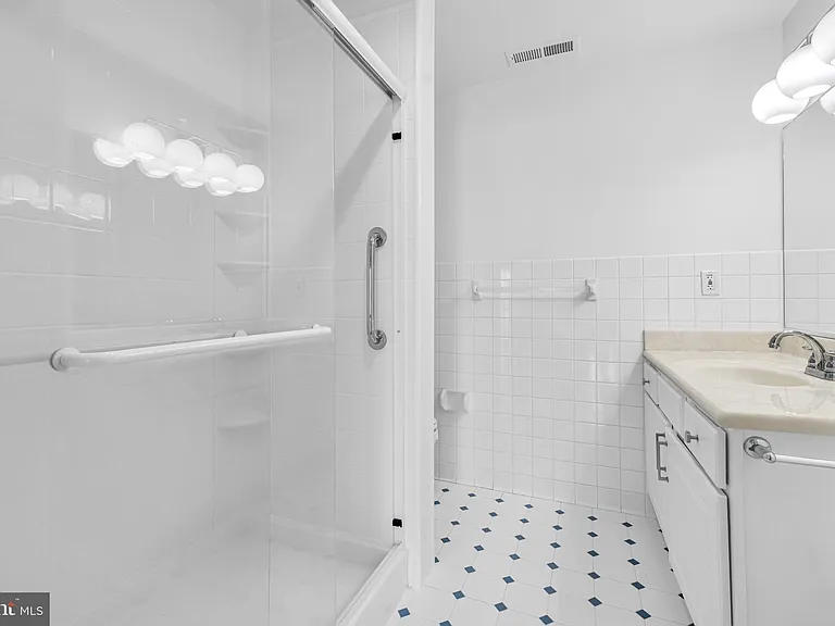 304 Academy St #202 — Photo 13