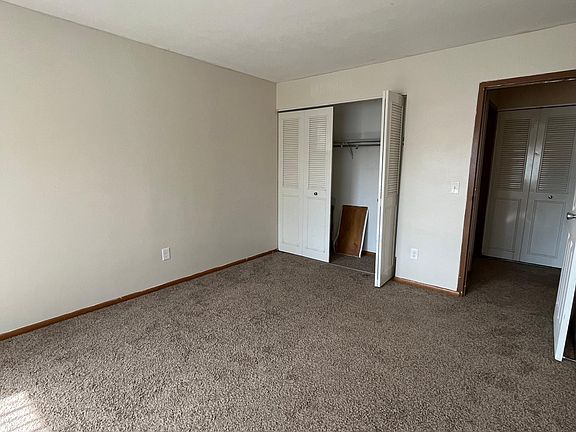 5th image of 915 20th Ave S APT 206