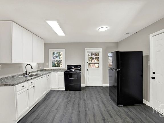 5th image of 406 Mckenzie Place