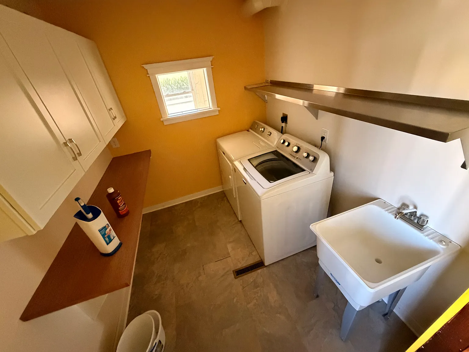 4 bed, 2.5 bath, 1846 sqft, $1,900 — Photo 4