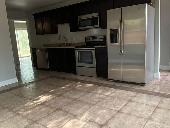 kitchen/living area
