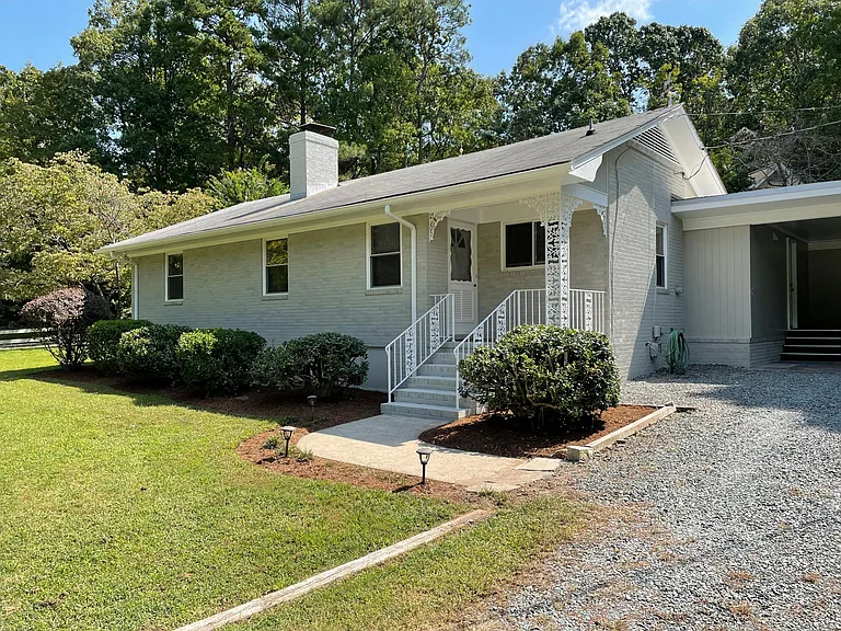 1723 Homestead Rd — Photo 1