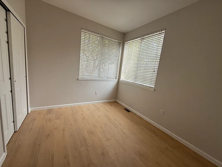 3rd Bedroom/office -1