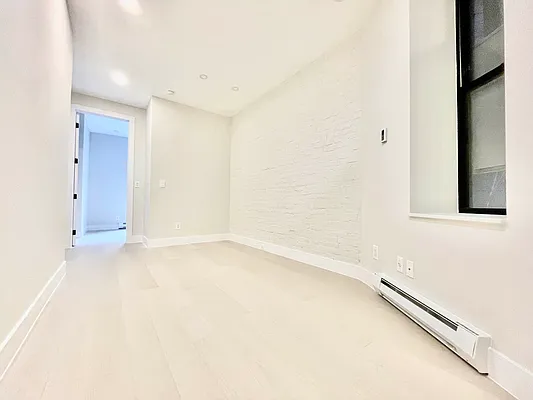 Rented by HOLTON REAL ESTATE INC. | media 14