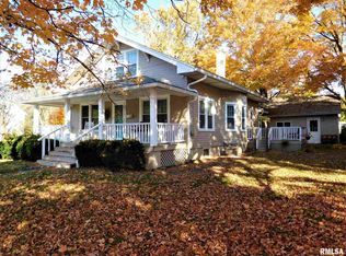 307 W Center St, Eureka, IL