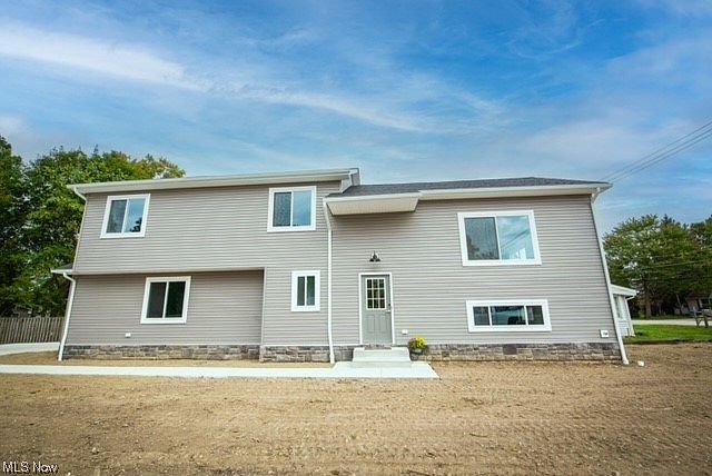 1st image of 934 Orchard Ave