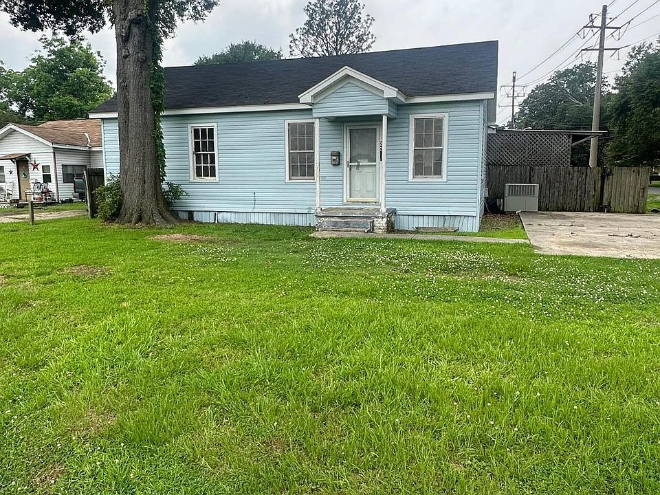 1st image of 2207 Trenton St