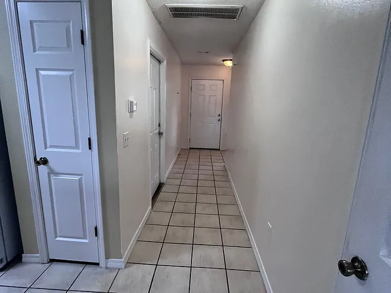 211 Johnson Ct — Photo 5