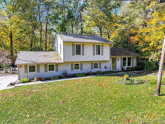 2nd image of 12143 Cedar Dr