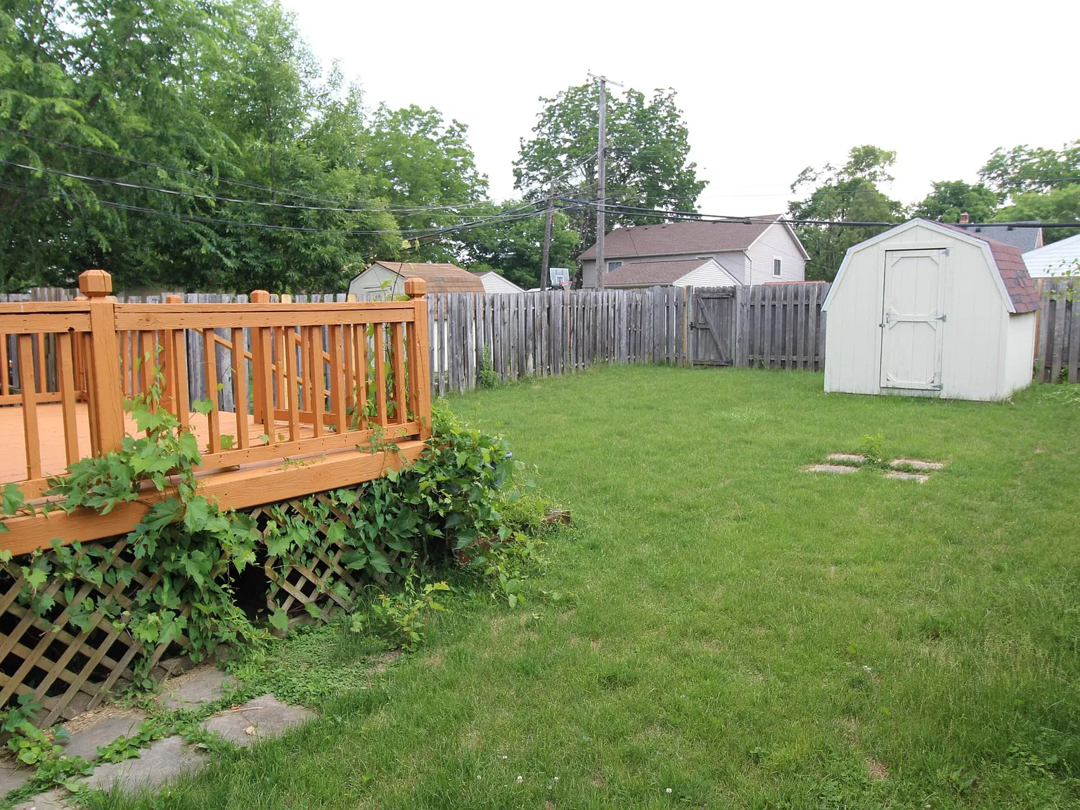 3 bed, 1.5 bath, 1221 sqft, $1,895 — Photo 2