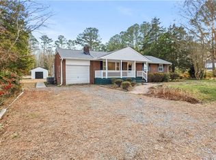 249 N Shore Cir, North, VA 23128