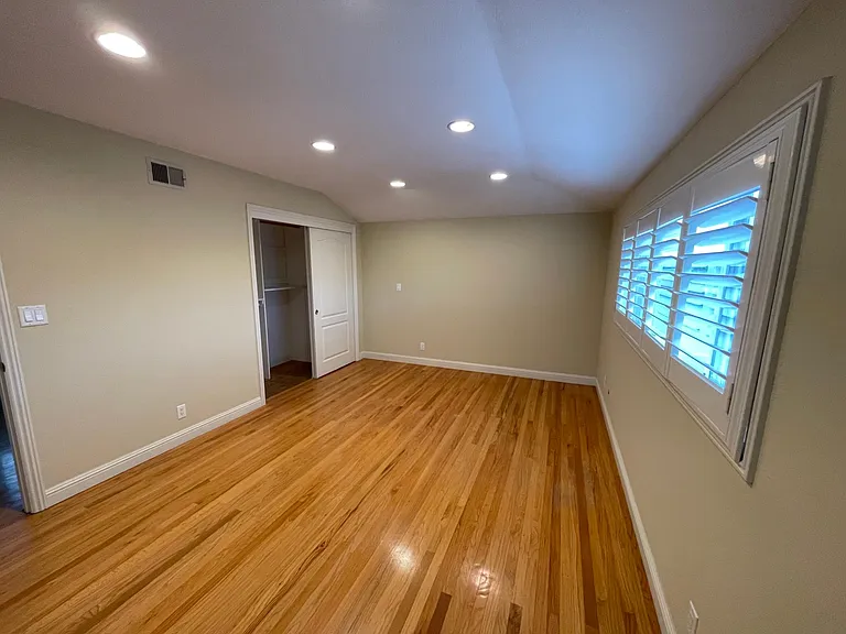 10331 Stokes Ave #3 — Photo 5