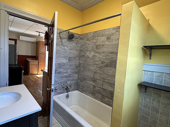 4th image of 1141 Stafford Rd #2