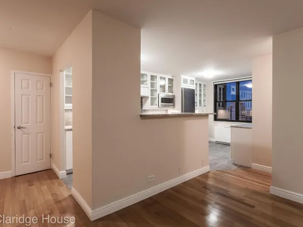 201 East 87th Street image 8 of 29