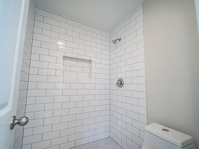 5866 Cliff Path — Photo 24