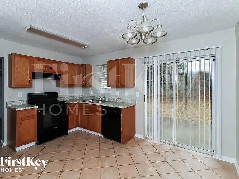 1118 Summerstone Trce — Photo 7