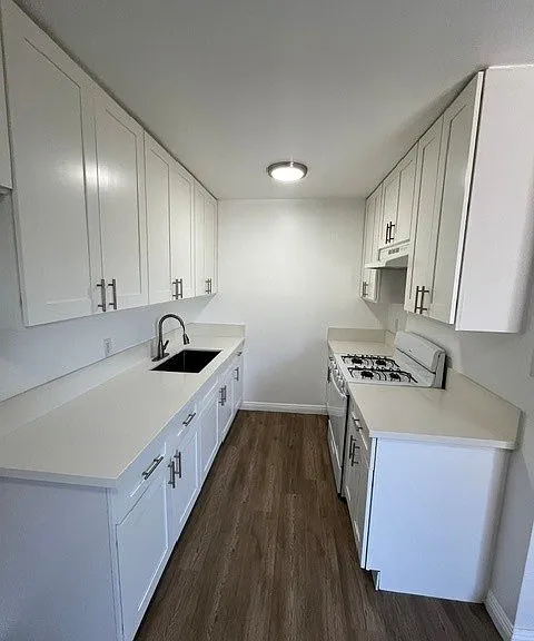 1540 & 1544 W. Florence Avenue — Photo 20