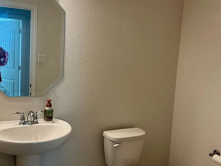 104 Mineral Point Dr — Photo 6