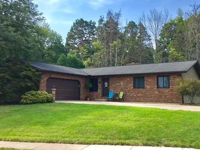 4073 Sir Andred Dr photo 1