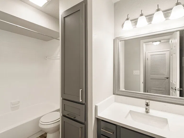 Waterside Apartments Tulsa — Photo 22