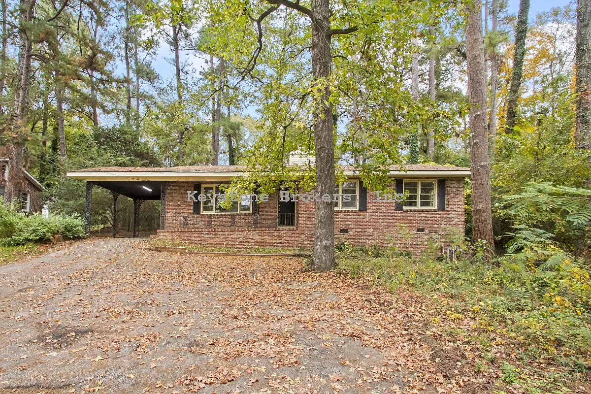 3 bed, 2.0 bath, 1404 sqft, $1,025 — Photo 1