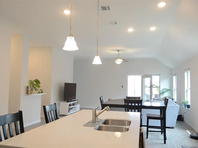 11441 White River Dr — Photo 1