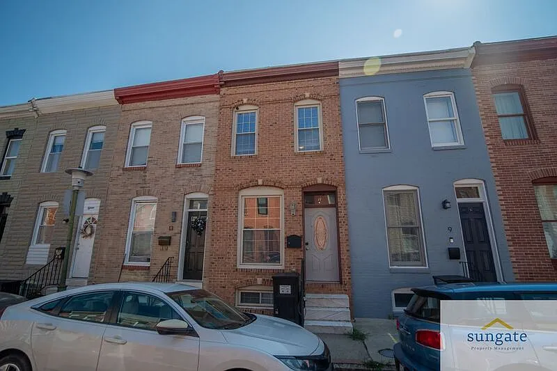 3 bed, 3.5 bath, 1812 sqft, $2,600 — Photo 1