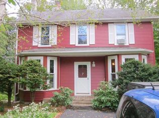 7 Church St, Wales, MA 01081