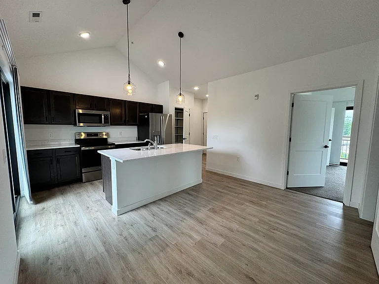5411 Bashford St #203 — Photo 34