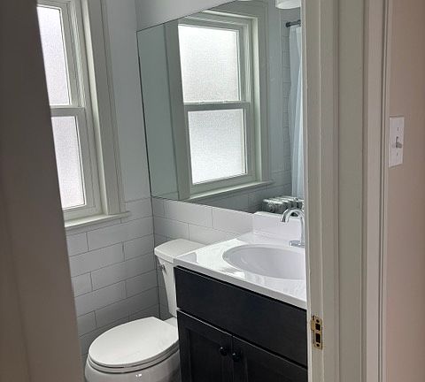 5th image of 3920 N Leclaire Ave APT 2