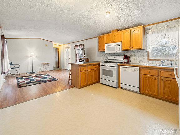 3rd image of 55 Mountainview Road