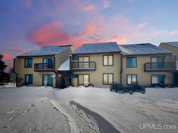 N3385 Pine Mountain Rd Unit 4, Iron Mountain, MI 49801