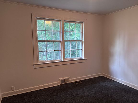 5th image of 303 1/2 W Washington Ave