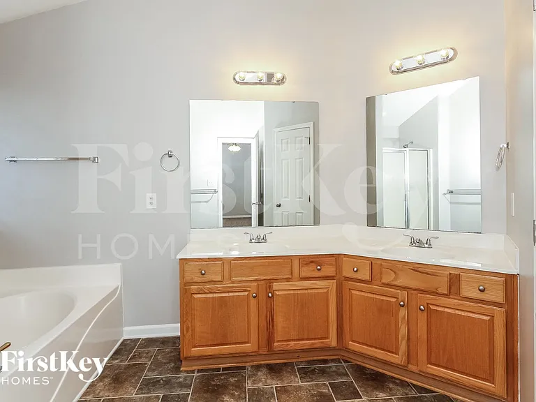 6015 Forest Pond Dr — Photo 10