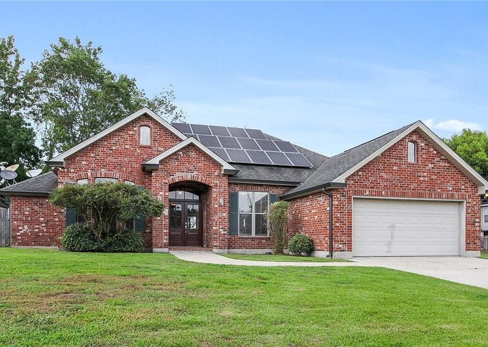 1st image of 200 Stanton Hall Dr
