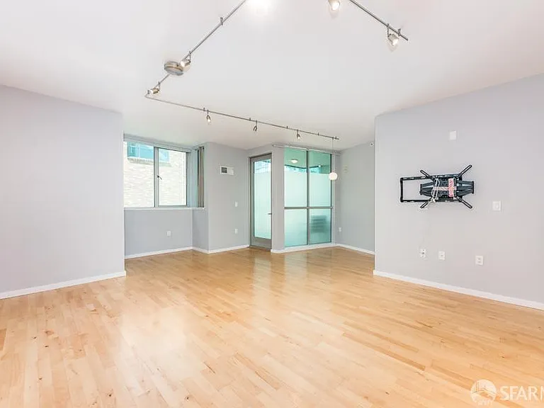 69 Clementina St #401 — Photo 2