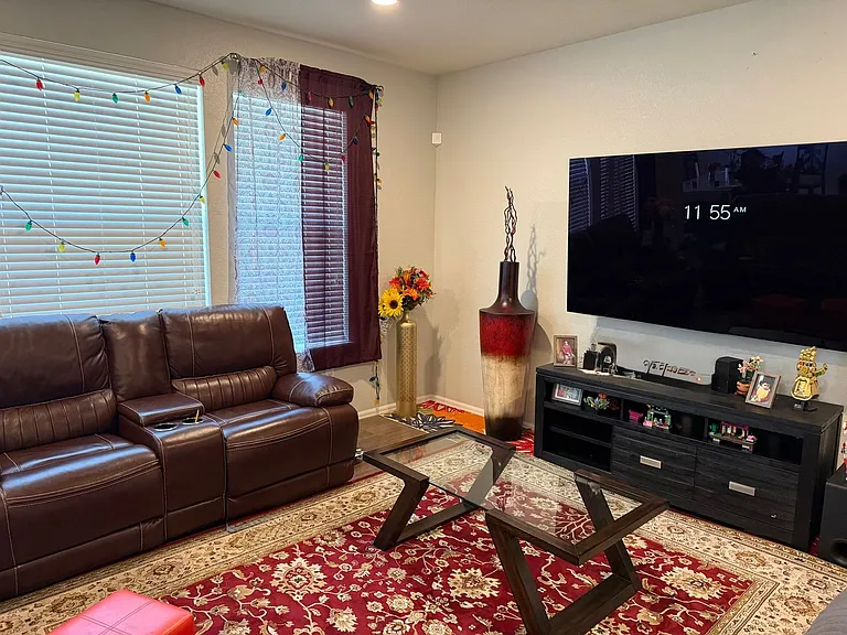 15111 Chicago St — Photo 17
