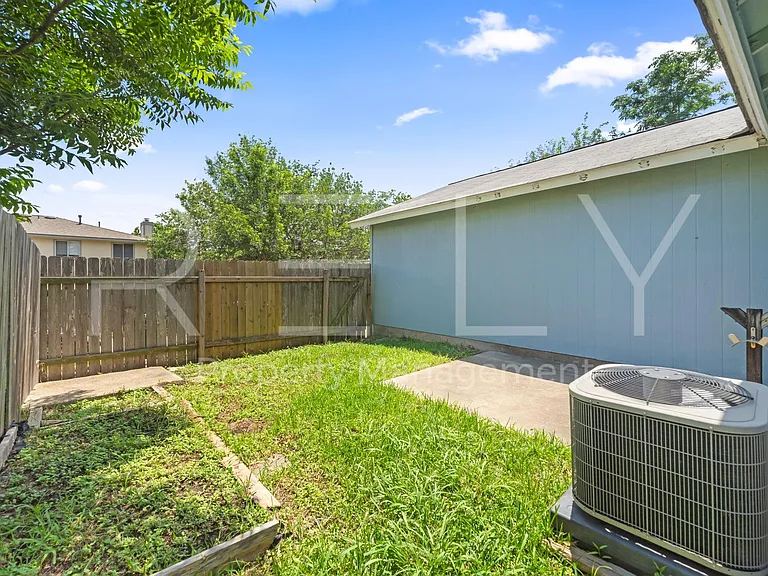 8001 W Gate Blvd #A — Photo 33
