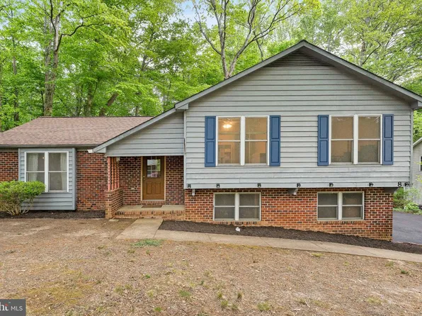 8 Adam Ct, Fredericksburg, VA 22405