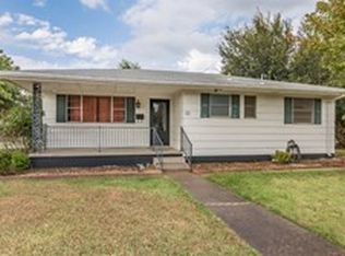 12 Shirley Ln, Edmond, OK 73003