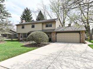 611 Oxford Rd, Waukesha, WI 53186