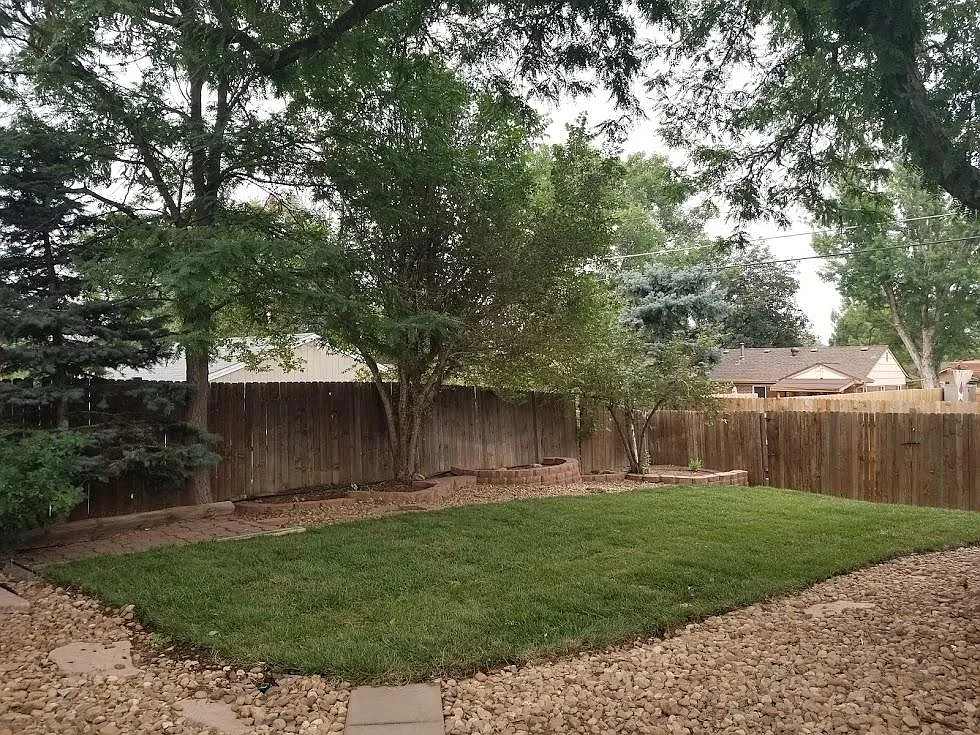 3412 S Elm St — Photo 2