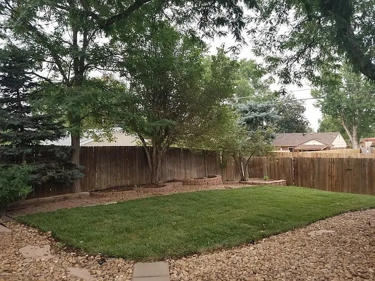 3412 S Elm St — Photo 2