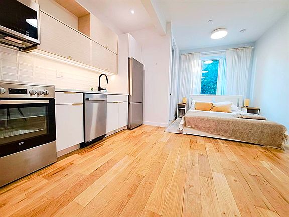 3rd image of 699 E 6th St #204