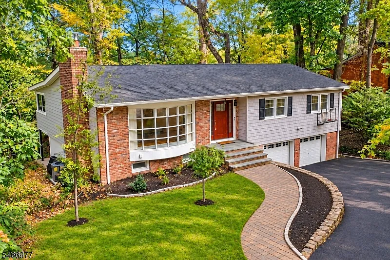 3 bed, 2.5 bath, $4,300 — Photo 1