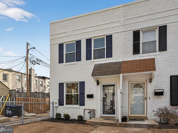 3rd image of 777 18th St NE