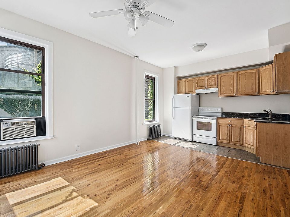 1st image of 1310 2nd Ave #2E