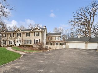 2085 Stirling Rd, Bannockburn, IL 60015